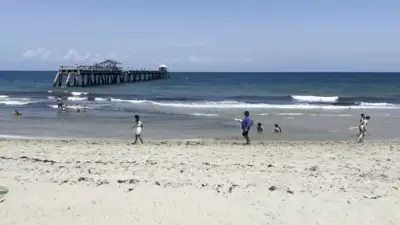 Woman hospitalized after being bitten by marine life in Lauderdale-by-the-Sea