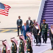 Saudis Greet Trump to His Tastes, With Pomp, Opulence and Real Estate